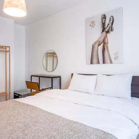 W Pool 5 Min To Vialand Near Golden Horn Apartment Istanbul